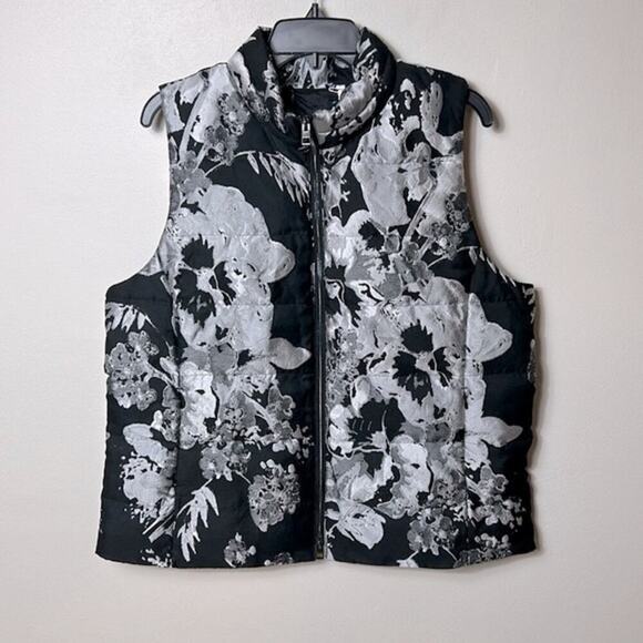 NWT Chico’s black and silver metallic jacquard puffer vest, XL - Picture 1 of 11